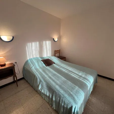 T2 Avec Terrasse Et Parking, Proche Plage, 4 Pers - Fr-1-701-44