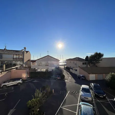T2 Avec Terrasse Et Parking, Proche Plage, 4 Pers - Fr-1-701-44 * Valras-Plage
